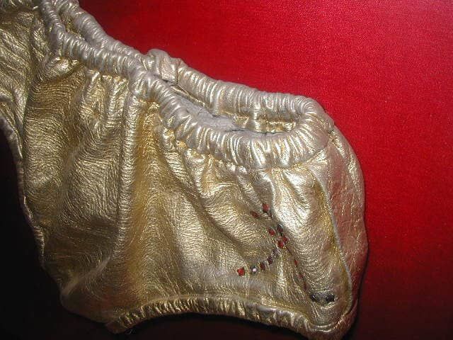 Il costume di Rocky sembra pantaloncini corti dorati: questo non è un costume di Rocky Balboa!