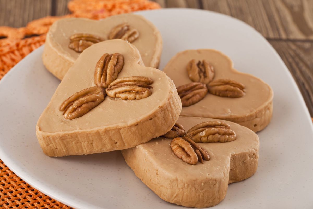 mexicaanse snoep traditionele cultuur, gemaakt met geitenmelk, siroop en pecannoten, fudge, huisgemaakt, leche quemada, cajeta, mexicaans dessert