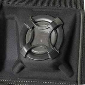 Крупный план динамиков Custom Leathercraft A233.