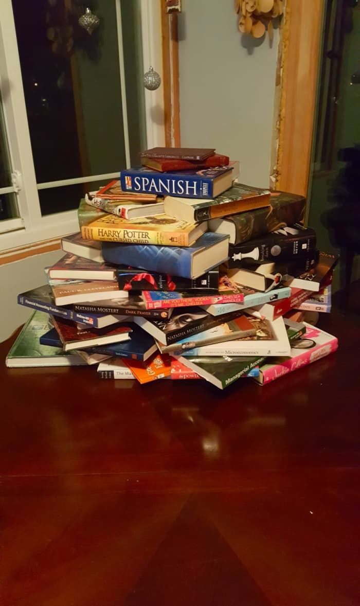 Árvore de livros de Natal completa!