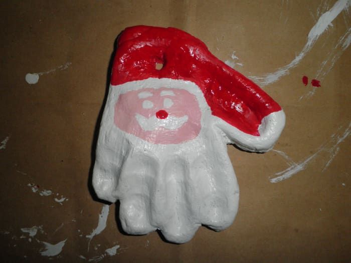 howtomakeakidsclaychristmassantahandprint