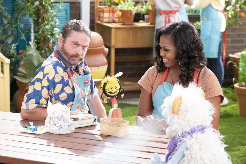 gaufres mochi l à r zach galifianakis comme gus, occupé, michelle obama et gaufres dans l