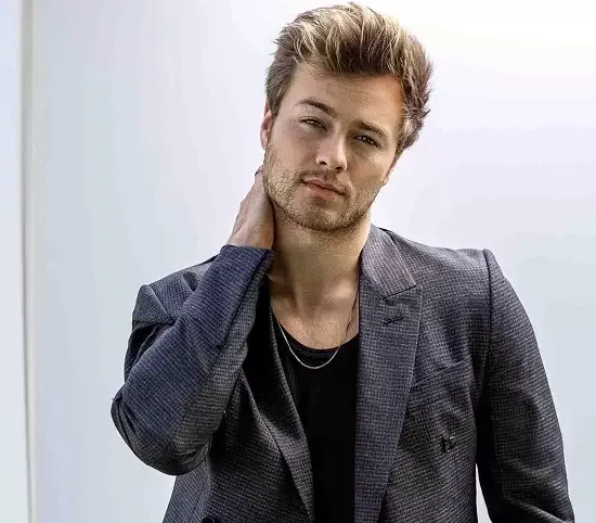 Peyton Meyer Wiki, vriendin, lengte, leeftijd en nettowaarde