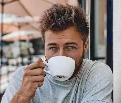   Amerikkalainen kotiäitinäyttelijä Peyton Meyer
