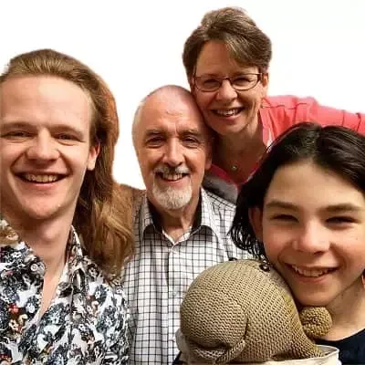   Nathanael Saleh sekä Pixie Davies, Mary Poppins, Lin-Manuel Miranda ja veli Asher Hardy
