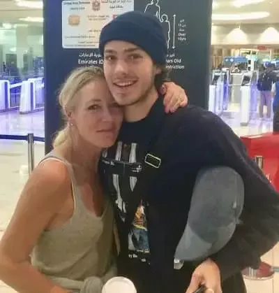   Ο Louis Thornton Allan με τη μητέρα του Lisa Thornton Allan