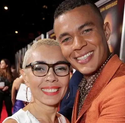   Ismael Cruz Cordova äitinsä Maritza Cordovan kanssa
