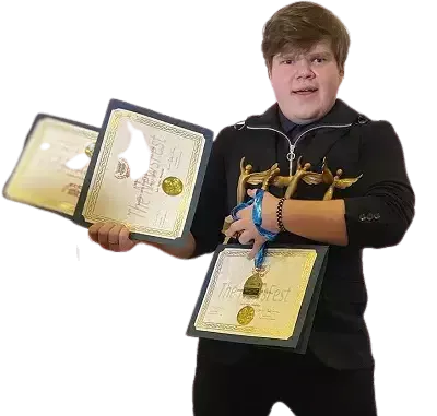   Jeremy Ray Taylor a câștigat nouă premii pentru Unarmed Divide