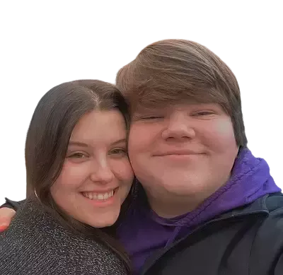   Jeremy Ray Taylor cu iubita Kaylie Faith