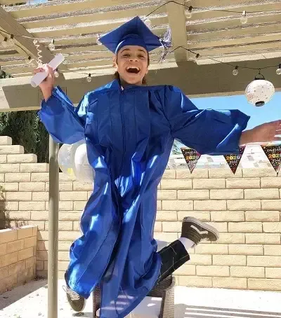  L'attore Jaylin Fletcher nel giorno della sua laurea