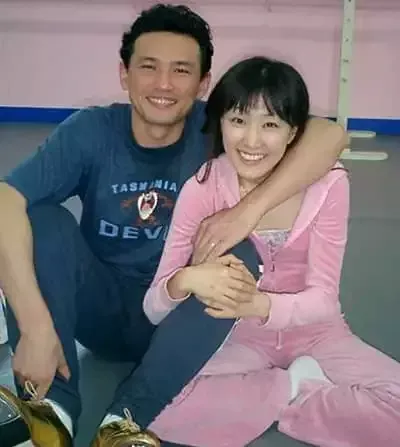   ฮวังจองมินกับภรรยาของเขา