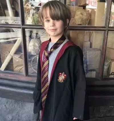   Sander Thomas como Harry Potter
