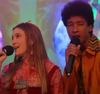   Adrian Lyles előadja a camp rock 2-t