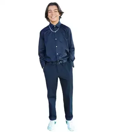   מלאכי ברטון גובהו 5 רגל 3 אינץ'