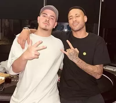  MC Jottape avec Neymar Jr