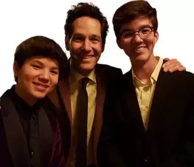   Logan Kim s Paulom Ruddom i bratom Lucasom Kimom