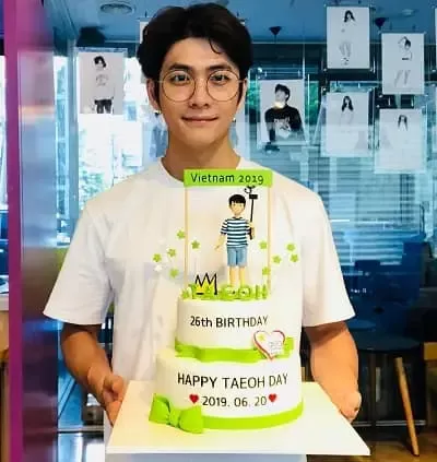   Kang Tae Oh syntymäpäivänä