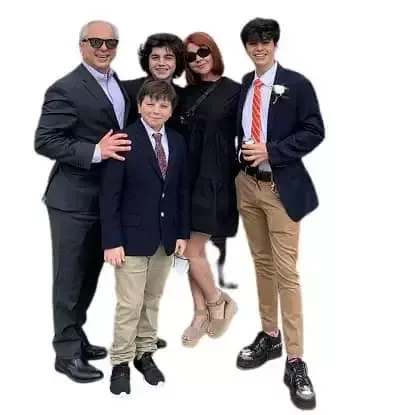   Griffin Santopietro sa svojom obitelji