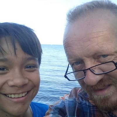   Filip Geljo com seu pai Jasmin