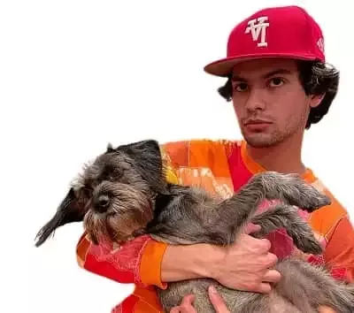   Xolo Mariduena con il suo cane