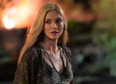   Chloe Rose Robertson som Luna Briggs