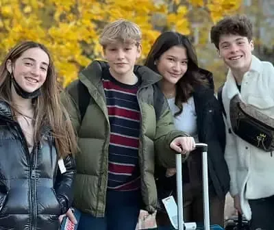   Frankie McNellis 与 Eli Golden 和 Nolen Dubuc