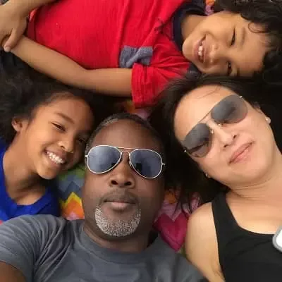   Mia Isaac 母亲 Simone Isaac、父亲 Alfredo Isaac 和妹妹 Nylah Isaac 和兄弟 Zion Isaac