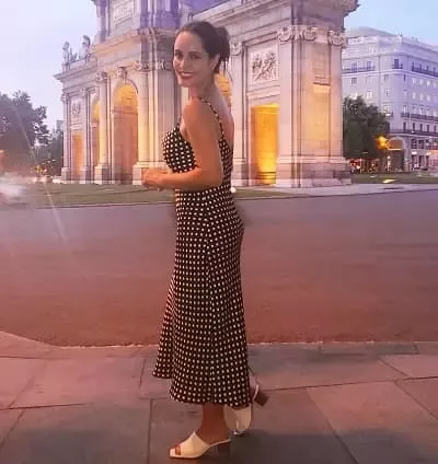   Ana Lucía Domínguez is 5 feet 5 inches tall