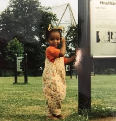   Naomi Ackie'nin çocukluk fotoğrafı