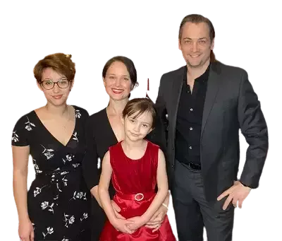   Sydney Kowalske med sin mamma Lesli Kowalske, pappa Ryan Kowalske & syster Savannah Kowalske.