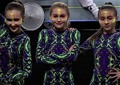   Ciara Riley Wilson elokuvassa Coop ja Cami Ask the World