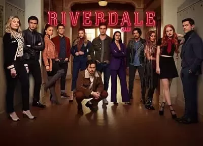   Erinn Westbrook com elenco de Riverdale