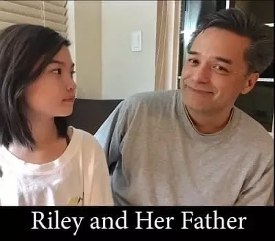   Riley Lai Nelet med sin pappa