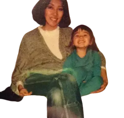  凡妮莎松井和她的母亲