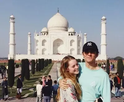   Hannah Dodd Rory J Saperrel indiai látogatásuk során