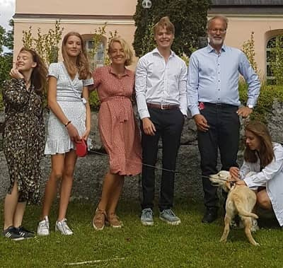   Amalia Holm Bjelke színésznő családjával