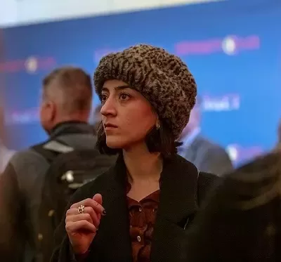   Gizem Erdogan u ljubavi i anarhiji