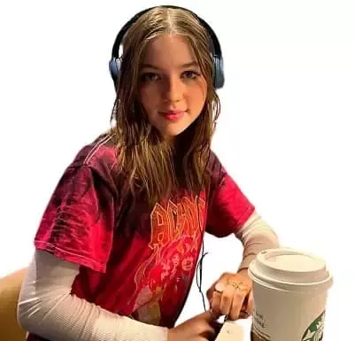   Ve Tıpkı Şu Aktris Gibi Alexa Swinton Biyografisi