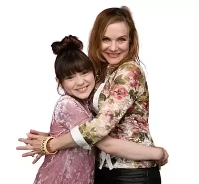   Alexa Swinton, annesi Inna Swinton ile birlikte