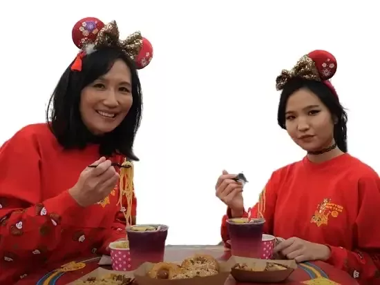   Rosalie Chiang 和她的母亲 Rachael Chiang
