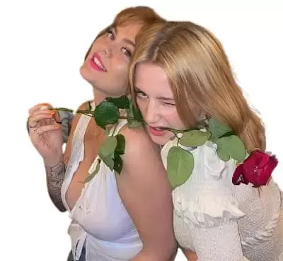   Phia Saban z Belle