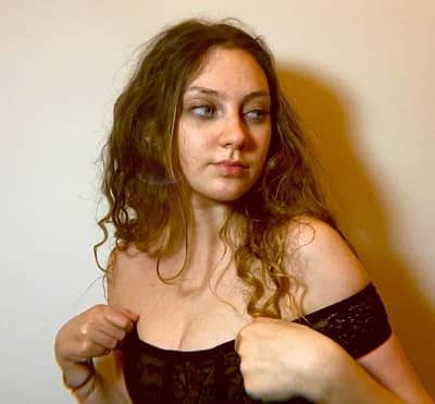   Izvan šina glumica Elizabeth Dormer Phillips Biografija i Wiki