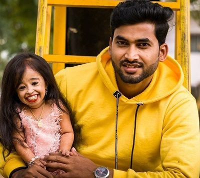   Jyoti Amge Cel mai bun prieten Atul