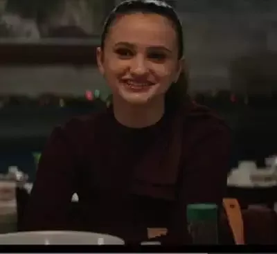   Ava Russo como Lila Barton