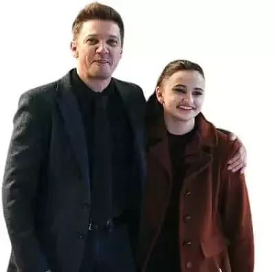   Ava Russo con Jeremy Renner