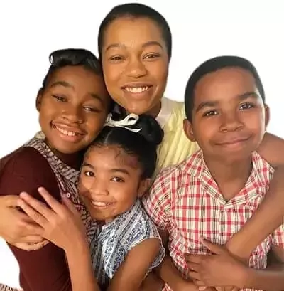   Η Aubriana Davis με τους Shaian Nakia Jordan, Sydney Celine Hunter και Drake Strickland