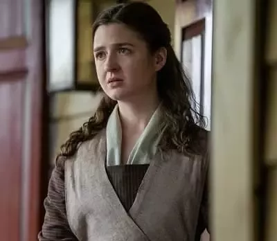   Κέιτλιν Ο' Ryan as Lizzie Wemyss
