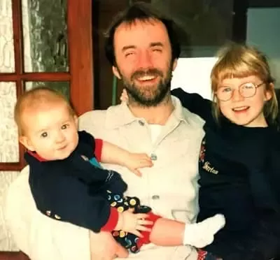   Κέιτλιν Ο' Ryan as with her father and brother