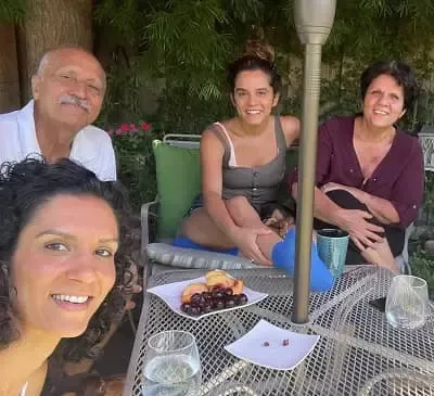   Sepideh Moafi s ocem, majkom i sestrom