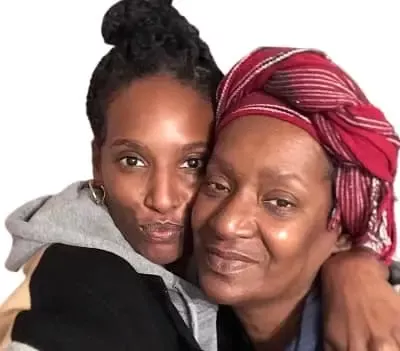   Zainab Johnson avec sa mère